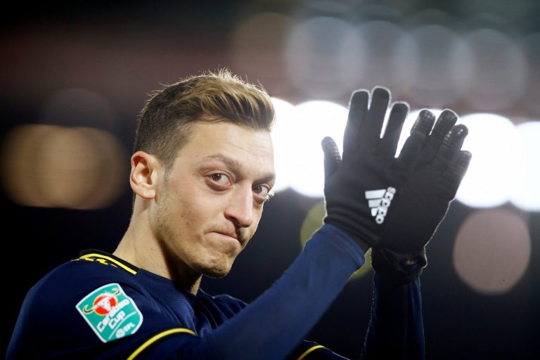 Arsenal: Fans agree with Alan Shearer’s comments on Mesut Ozil
