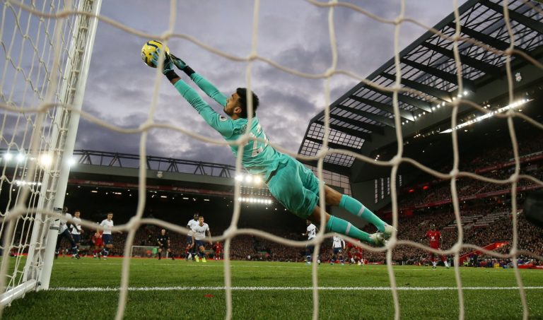 Tottenham Hotspur: Paulo Gazzaniga completes Fulham switch
