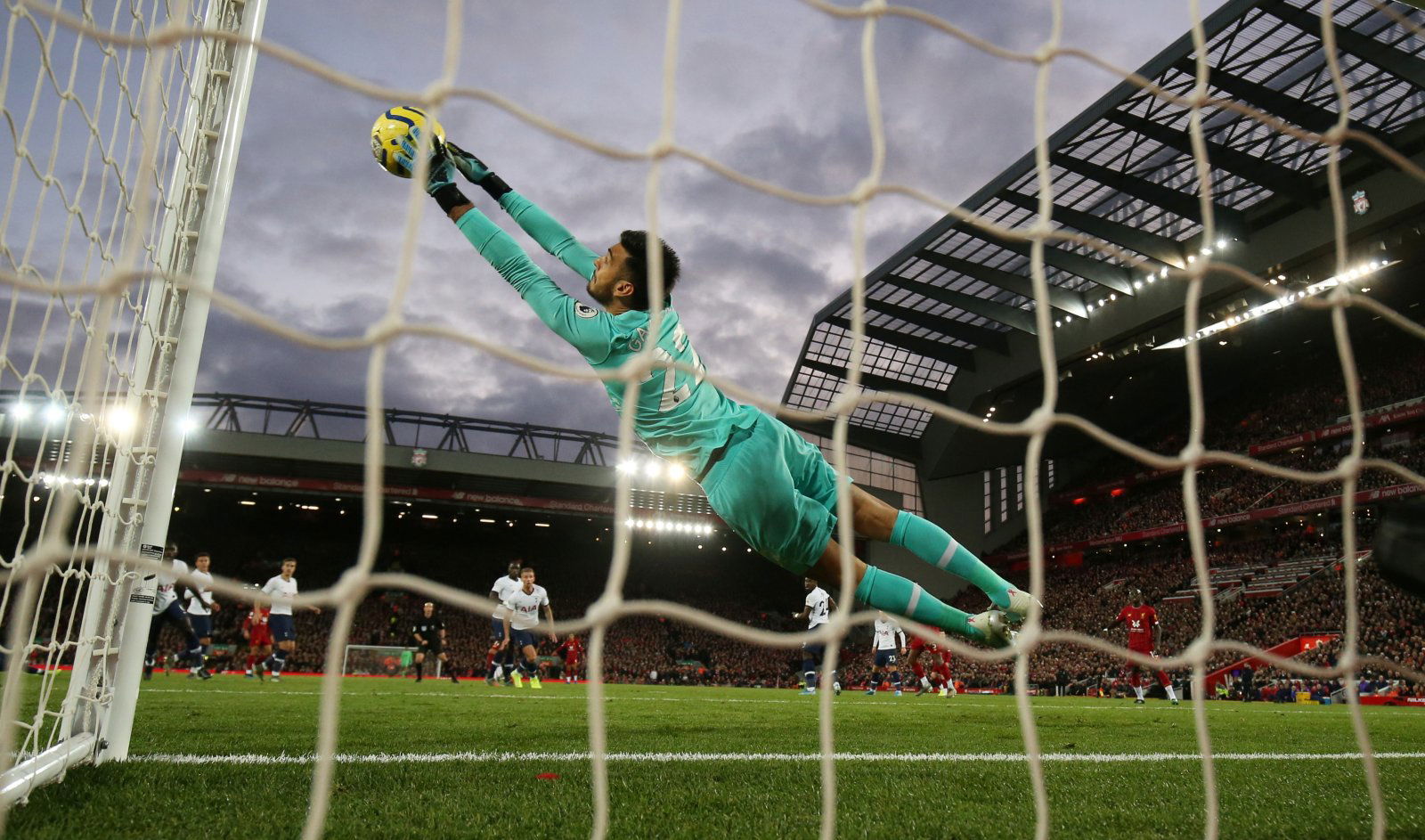 Tottenham Hotspur: Fans react to Paulo Gazzaniga save against Wolves - Tottenham