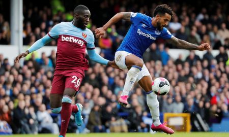West Ham United's Arthur Masuaku in action with Everton's Theo Walcott