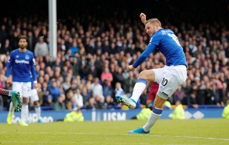 Everton: Fans celebrate Gylfi Sigurdsson picking up October’s Goal of the Month award