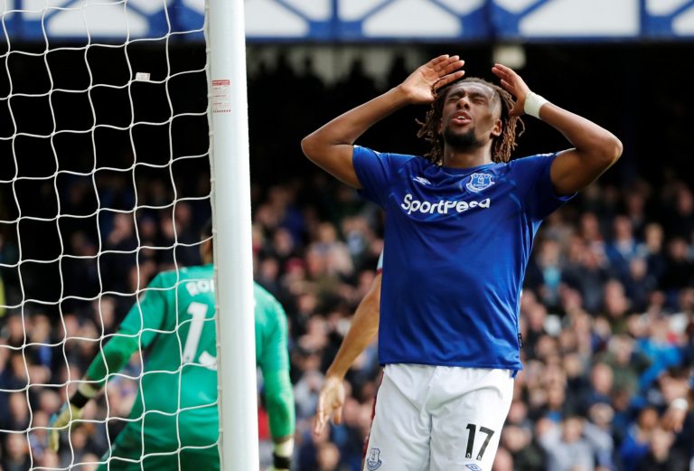 Everton: Fans slam Alex Iwobi after error lead to Deli Alli opener