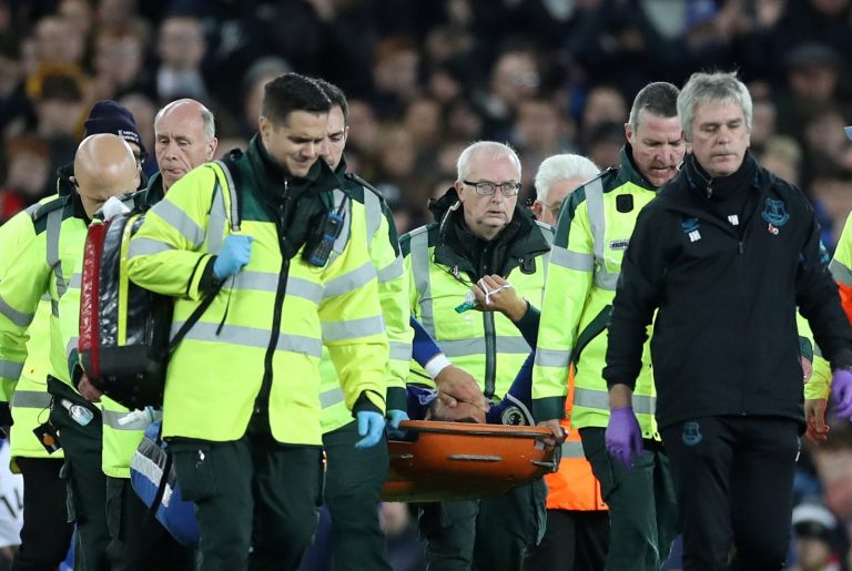 Everton: Fans send their best wishes to Andre Gomes after horror injury
