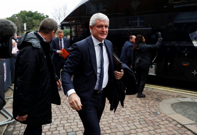 Everton manager latest: Dramatic response from Toffees online amid Mark Hughes rumour