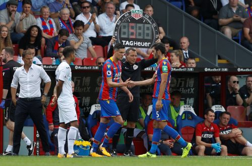 Crystal Palace: Fans call for Martin Kelly over James Tomkins
