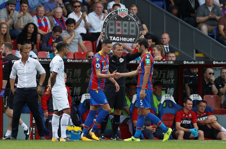 Crystal Palace: Fans call for Martin Kelly over James Tomkins