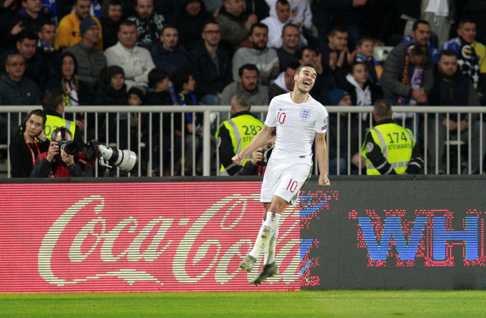 Tottenham Hotspur: Harry Winks praises Mauricio Pochettino amid exit talk - Tottenham