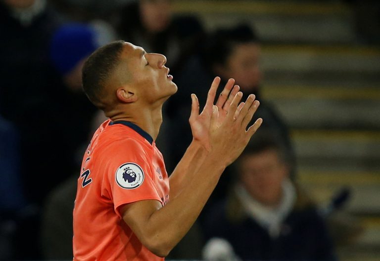 Everton: Fans delighted as Richarlison signs new deal