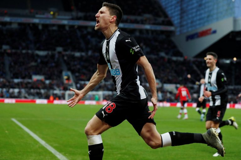 Newcastle United: Chris Waugh provides Fernandez fitness latest
