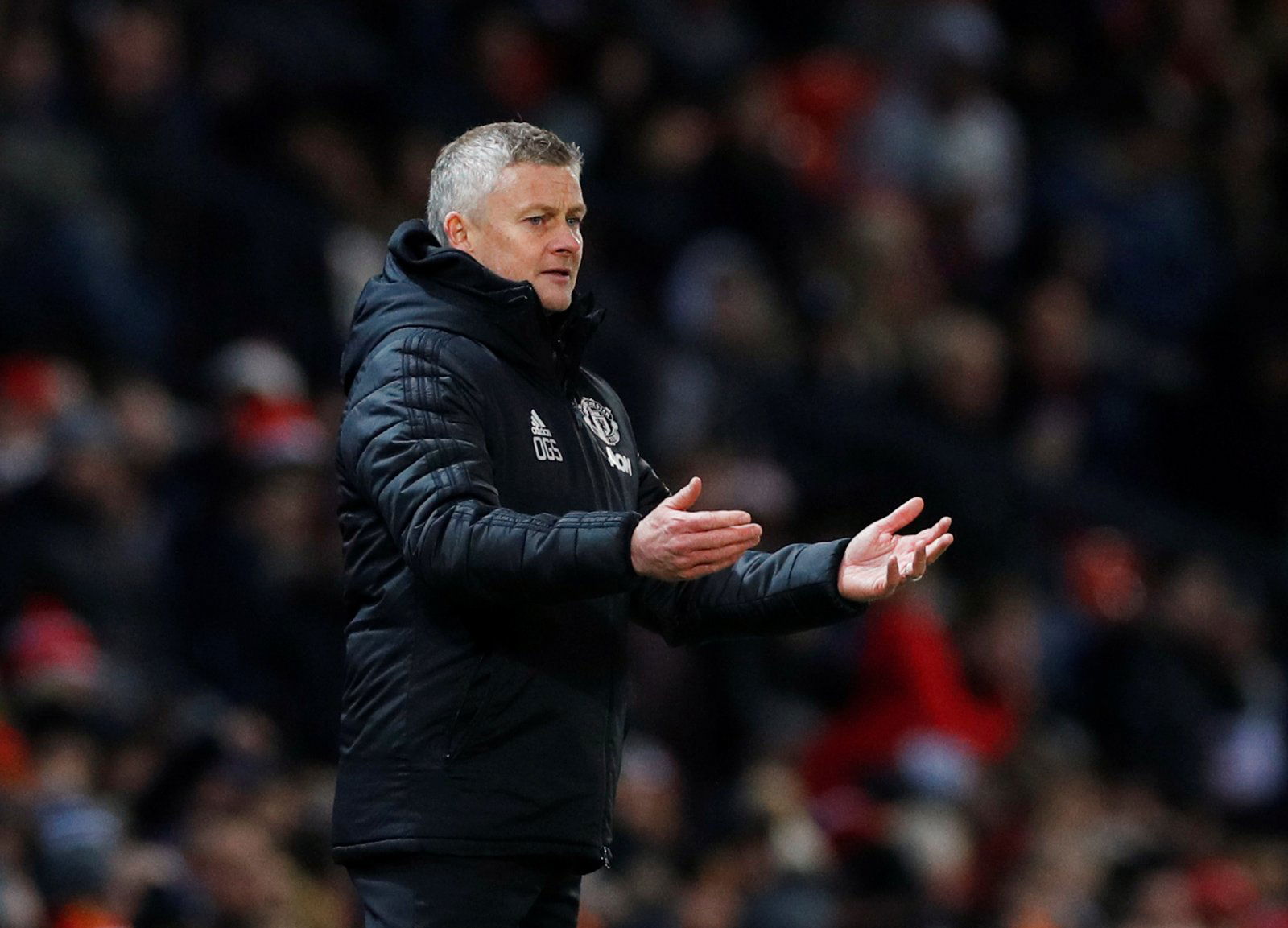 Manchester United: Fans slam Ole’s ‘mad’ left-back swap decision in Aston Villa draw