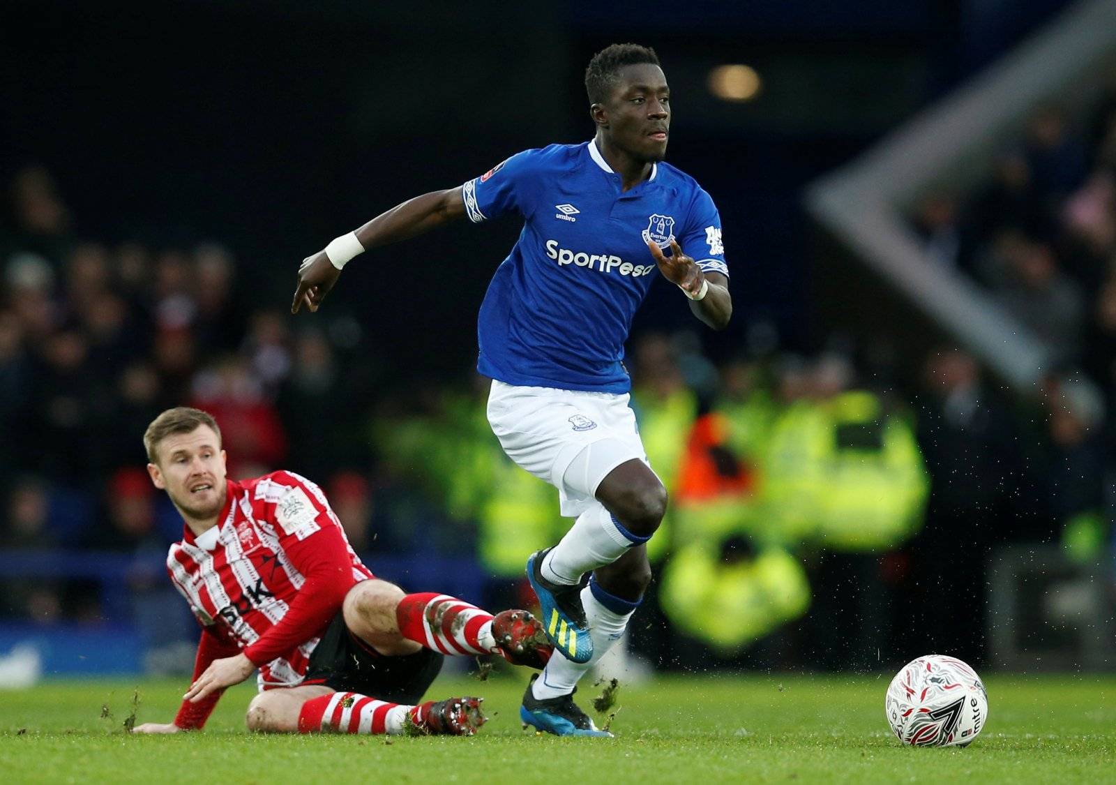 Everton: Fans rue absence of Idrissa Gueye from their midfield following Liverpool defeat - Everton