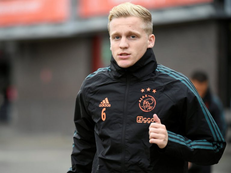 Manchester United: Fans blast links with Ajax midfielder Donny van de Beek