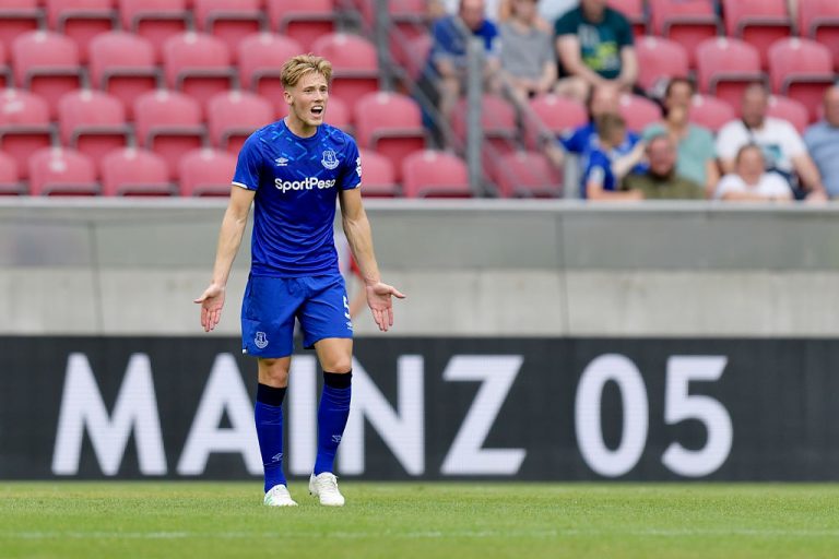 Everton: Fans buzzing over Lewis Gibson’s loan move