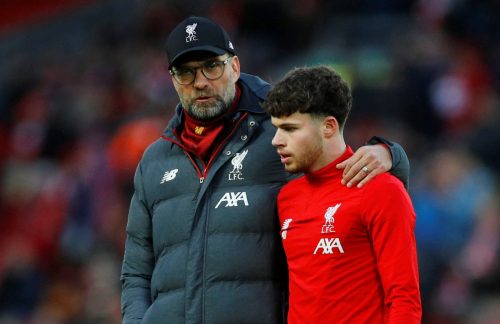 Jurgen Klopp chats with Neco Williams