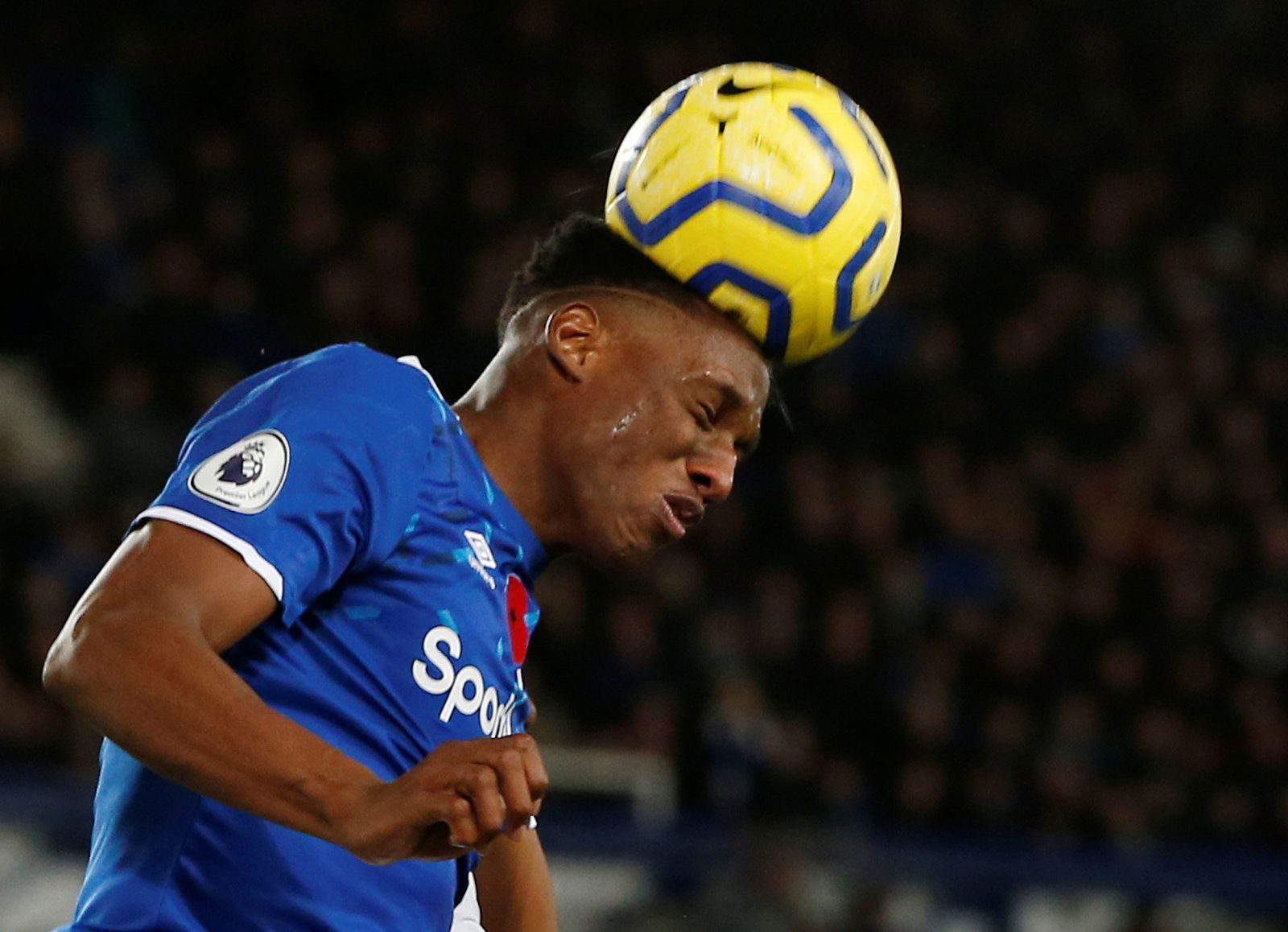 Everton Fans Flock To Hail Yerry Mina Following Footage Of Player Support The Transfer Tavern