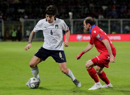 Sandro Tonali in action for Italy