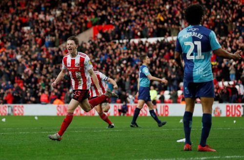 Sunderland: Lee Johnson gives worrying injury update on Denver Hume