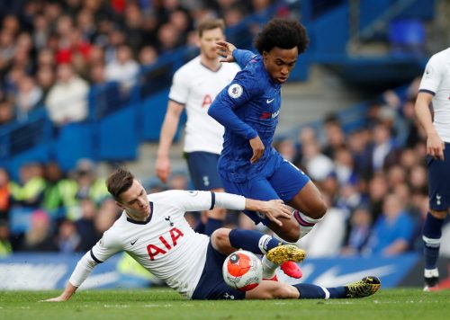 Tottenham: Fans react to shocking Giovani Lo Celso tackle that went unpunished after VAR error