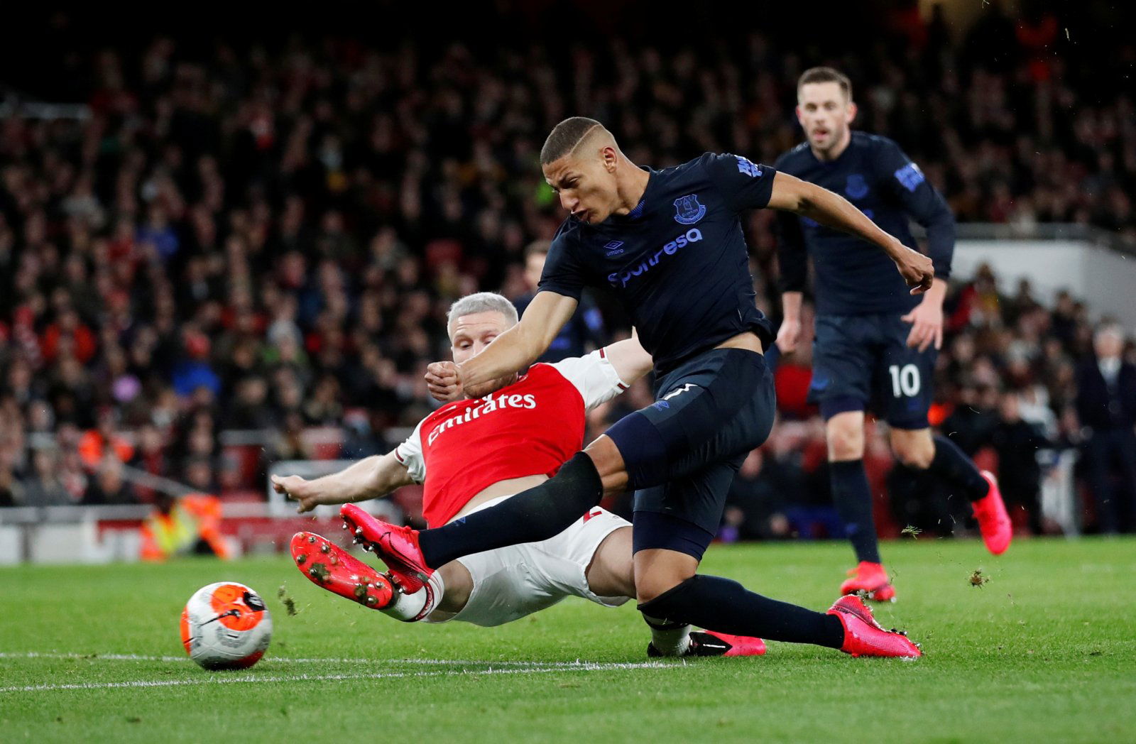 Everton: Fans hail Richarlison’s kind gesture to young fan - Everton