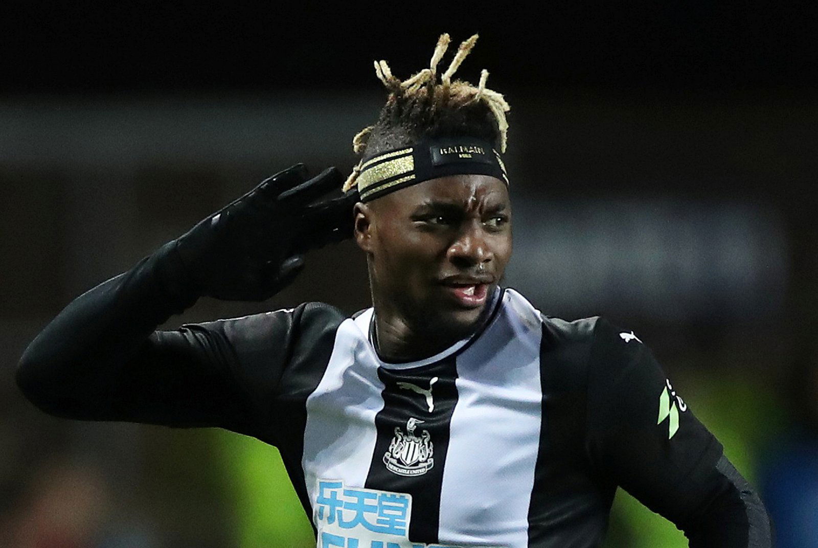 allan saint maximin headband