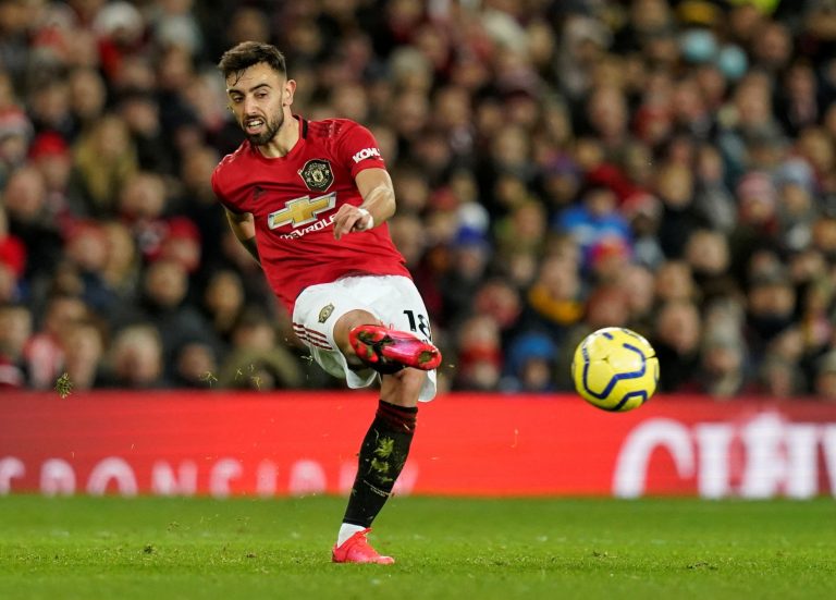 Wolves: Fans not impressed with Garth Crooks naming Bruno Fernandes in his team of the week