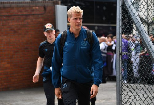 Everton: Fans discuss update about Lossl