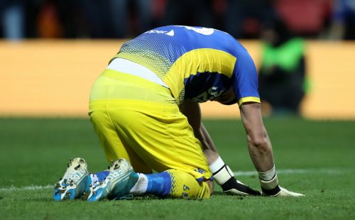 Leeds United: Fans lash out at Kiko Casilla after Spaniard’s mistake in draw with Brentford