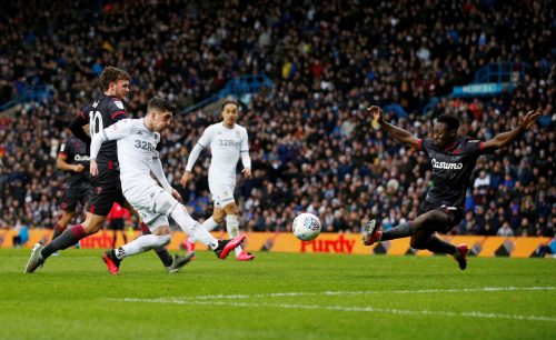 Leeds United: Fans lavish Pablo Hernandez with praise after performance in win over Reading