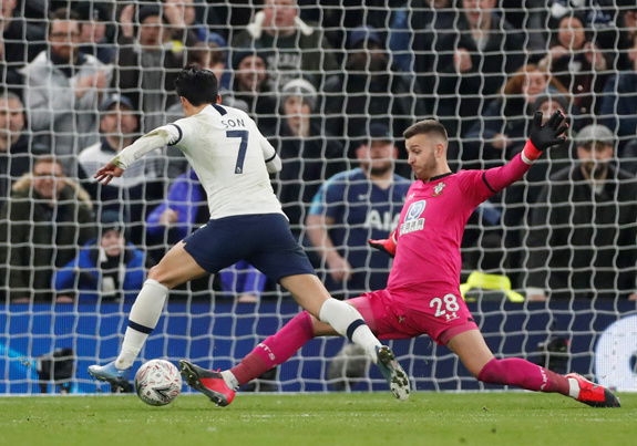 Southampton: Fans react to deadline day loan departure of Angus Gunn - Premier League