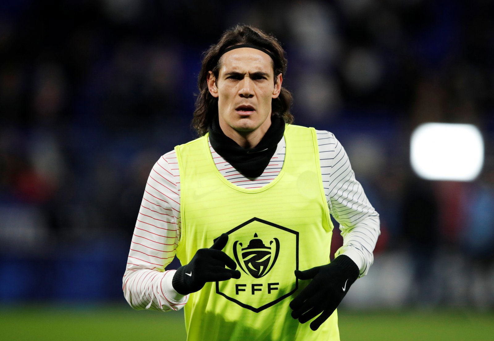 Man U: Fans fume at Solskjaer decision to bench Cavani vs ...