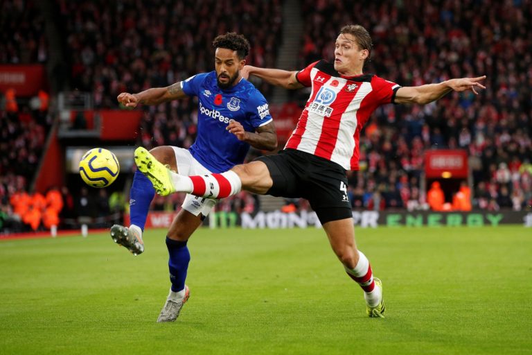 Everton: Fans slam Theo Walcott after Brighton and Hove Albion display