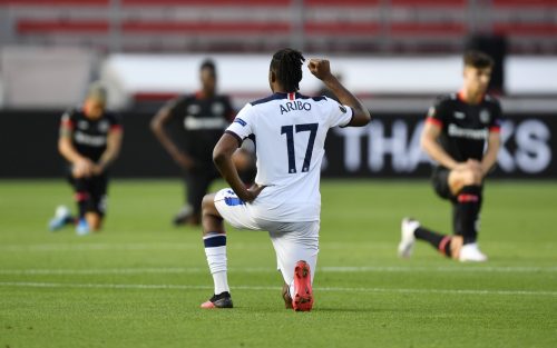 joe-aribo-takes-a-knee-vs-bayer-leverkusen
