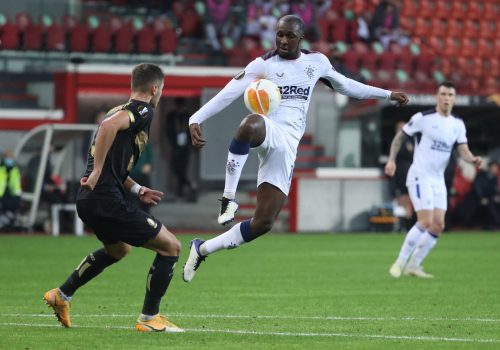 glen-kamara-in-action-vs-standard-liege