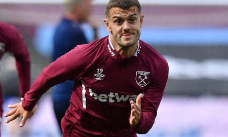 jack-wilshere-warms-up-at-west-ham
