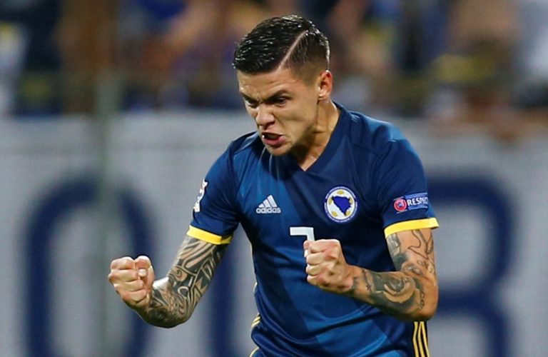 Everton: Mo Besic makes transfer decision amid Rangers interest