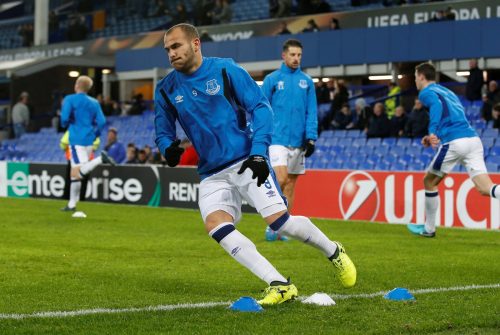 sandro-ramirez-warming-up-for-everton
