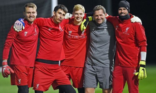 Liverpool: Fans criticise John Achterberg after noticing key trait from Simon Mignolet