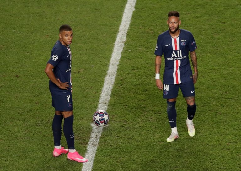 Paris-St-Germains-Neymar-and-Kylian-Mbappe-look-dejected