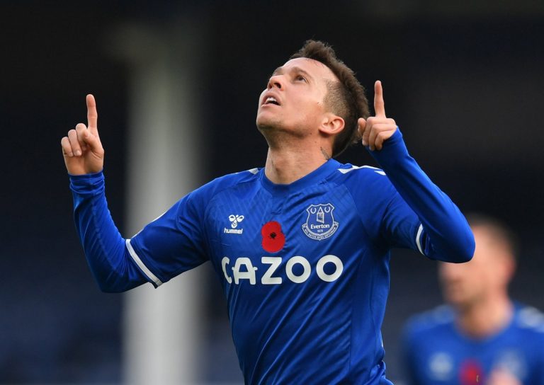 Everton: Fans react to Alan Myers transfer update on Bernard