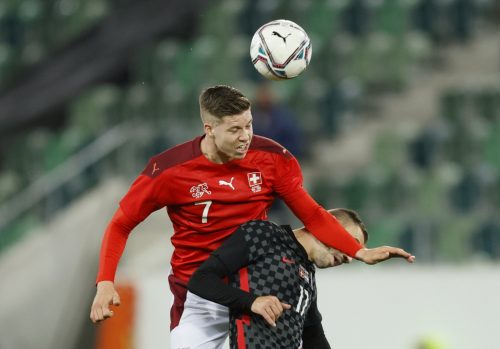 cedric-itten-wins-a-header-for-switzerland