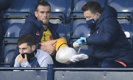 gareth-bale-with-an-ice-pack-vs-west-brom