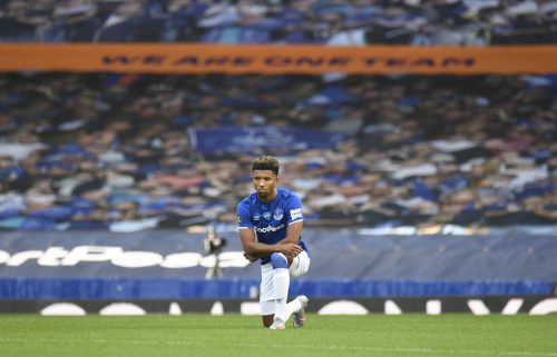 mason-holgate-in-action-for-everton