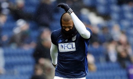 salomon-rondon-warming-up-for-west-brom