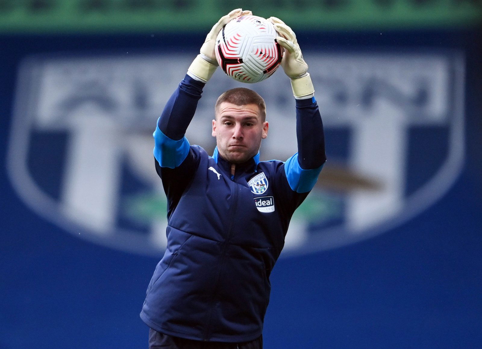 sam-johnstone-warms-up-for-west-brom