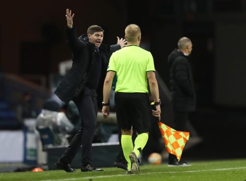 steven-gerrard-exclaims-on-the-touchline