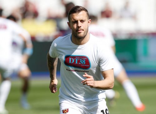 wilshere-warming-up-at-west-ham