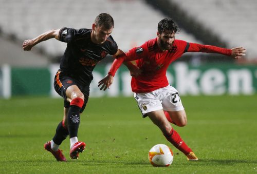 borna-barisic-battles-against-benfica