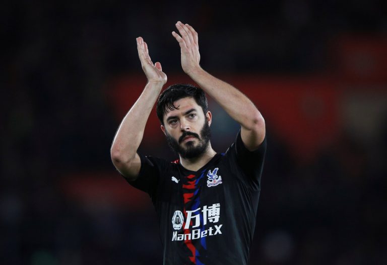 Crystal Palace: Fans fume at Tomkins as he gives away a penalty vs Leicester