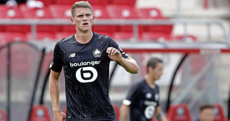 Liverpool: Reds make contact with Sven Botman