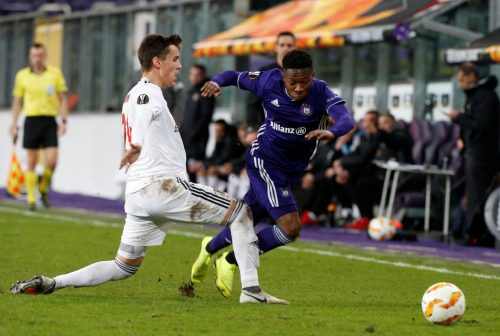 francis-amuzu-in-action-for-anderlecht